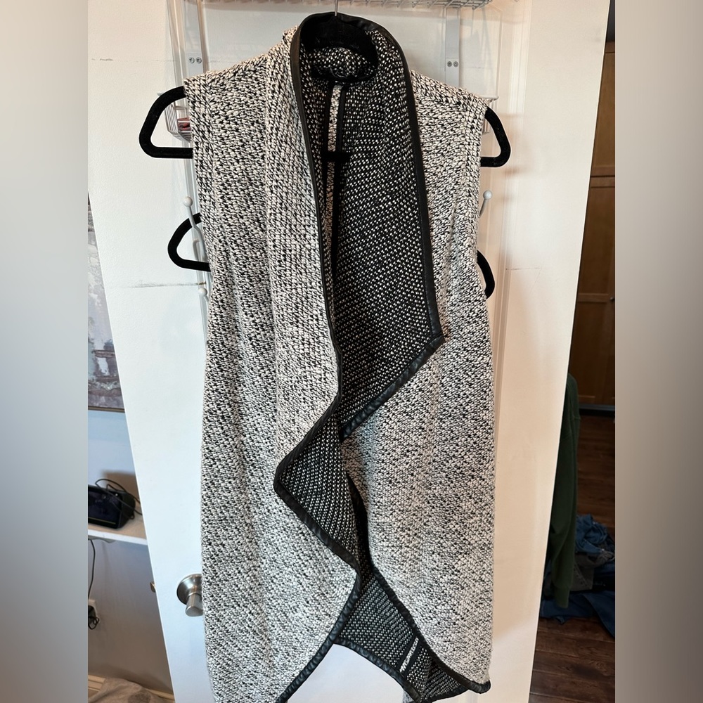 *GUC*Sz OS*BEBE* VEST